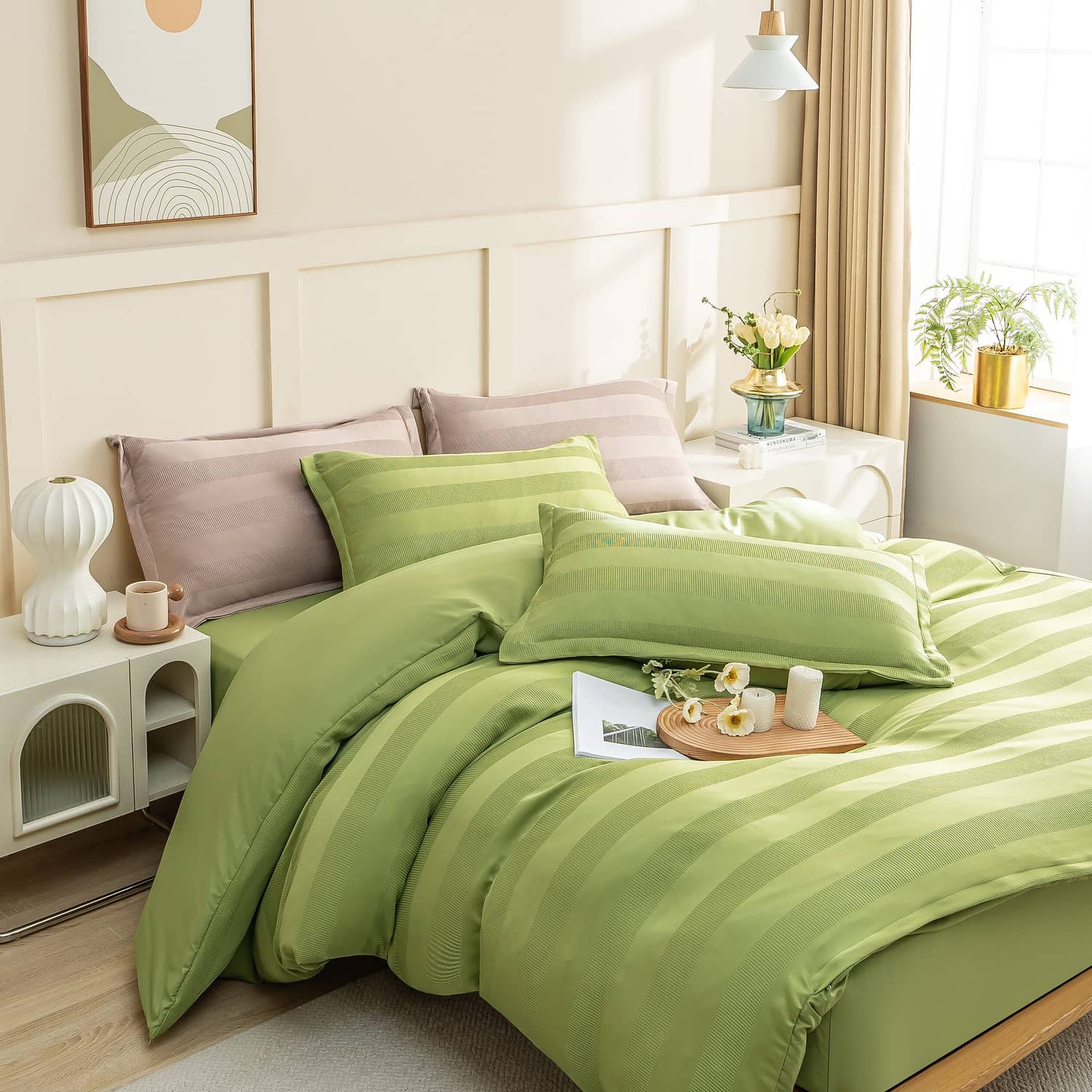 Lenjerie de pat dublu cu elastic, din 100% microfibră, 4 piese, Casa New Concept, model verde deschis cu dungi in relief – imagine produs 2