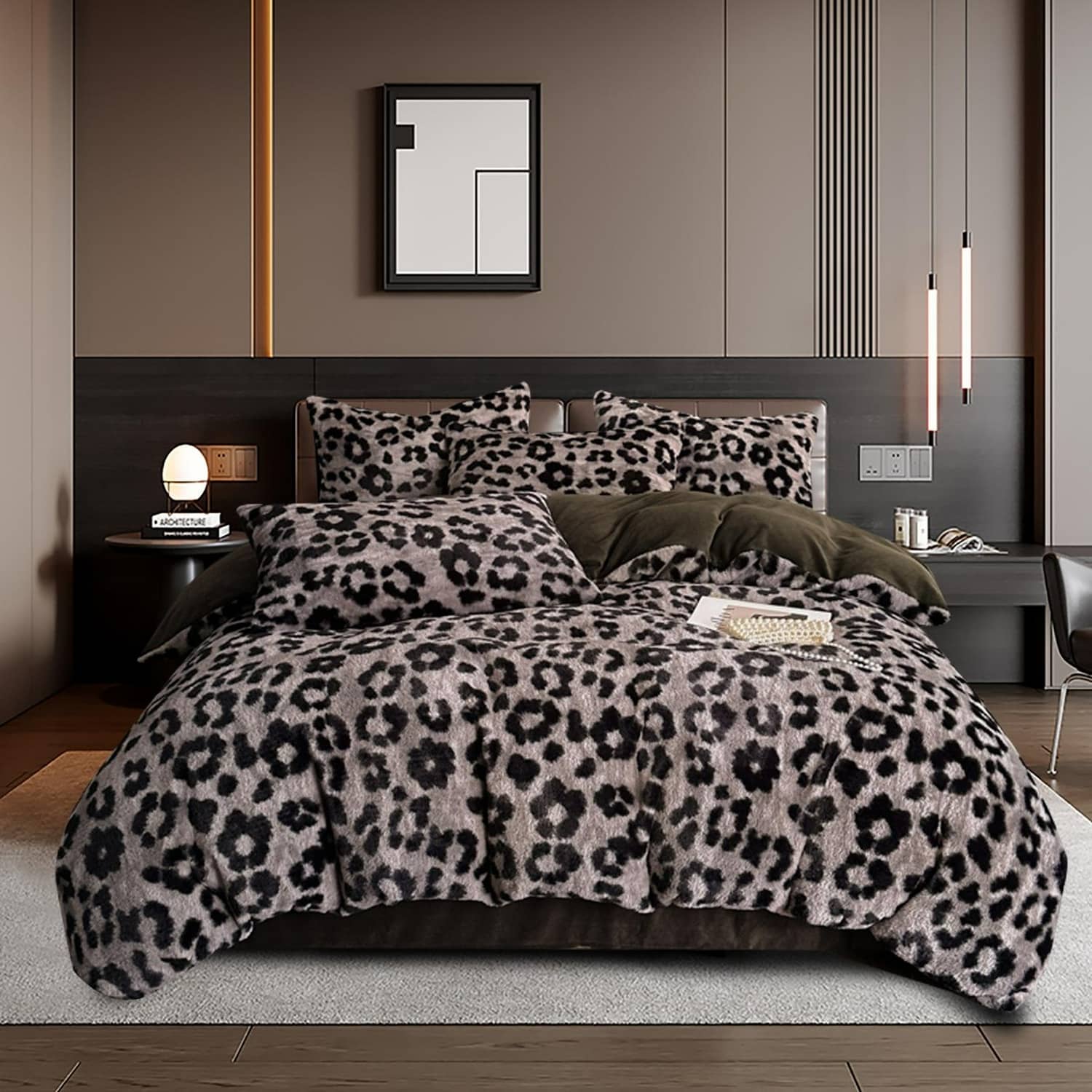 Lenjerie pat dublu din catifea de lapte, Cocolino, elastic, 6 piese, model gri cu model leopard | East Comfort – imagine produs 2
