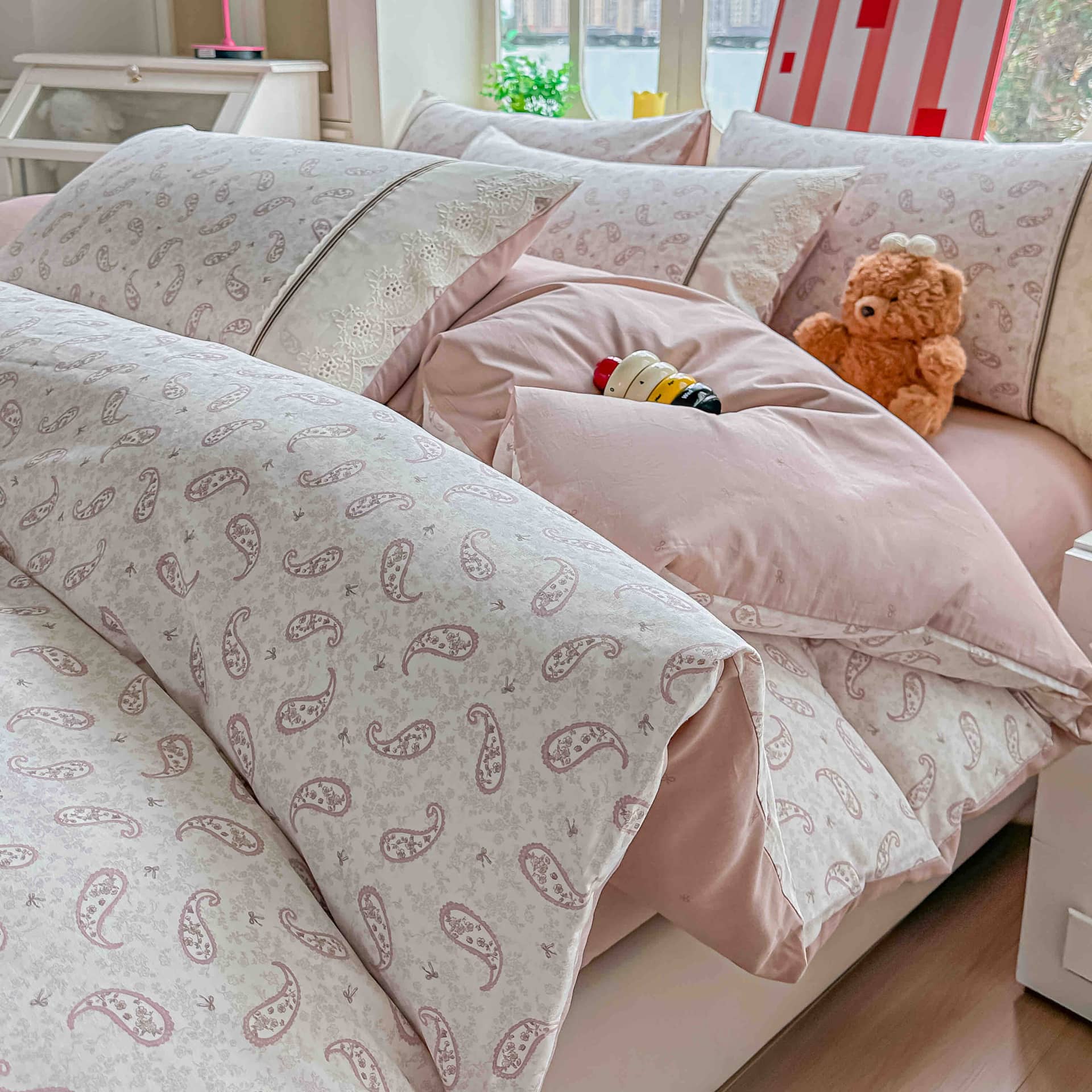 Lenjerie pat dublu, 100% bumbac, elastic, 4 piese, model roz pal cu model paisley |Jojo Home – imagine produs 2