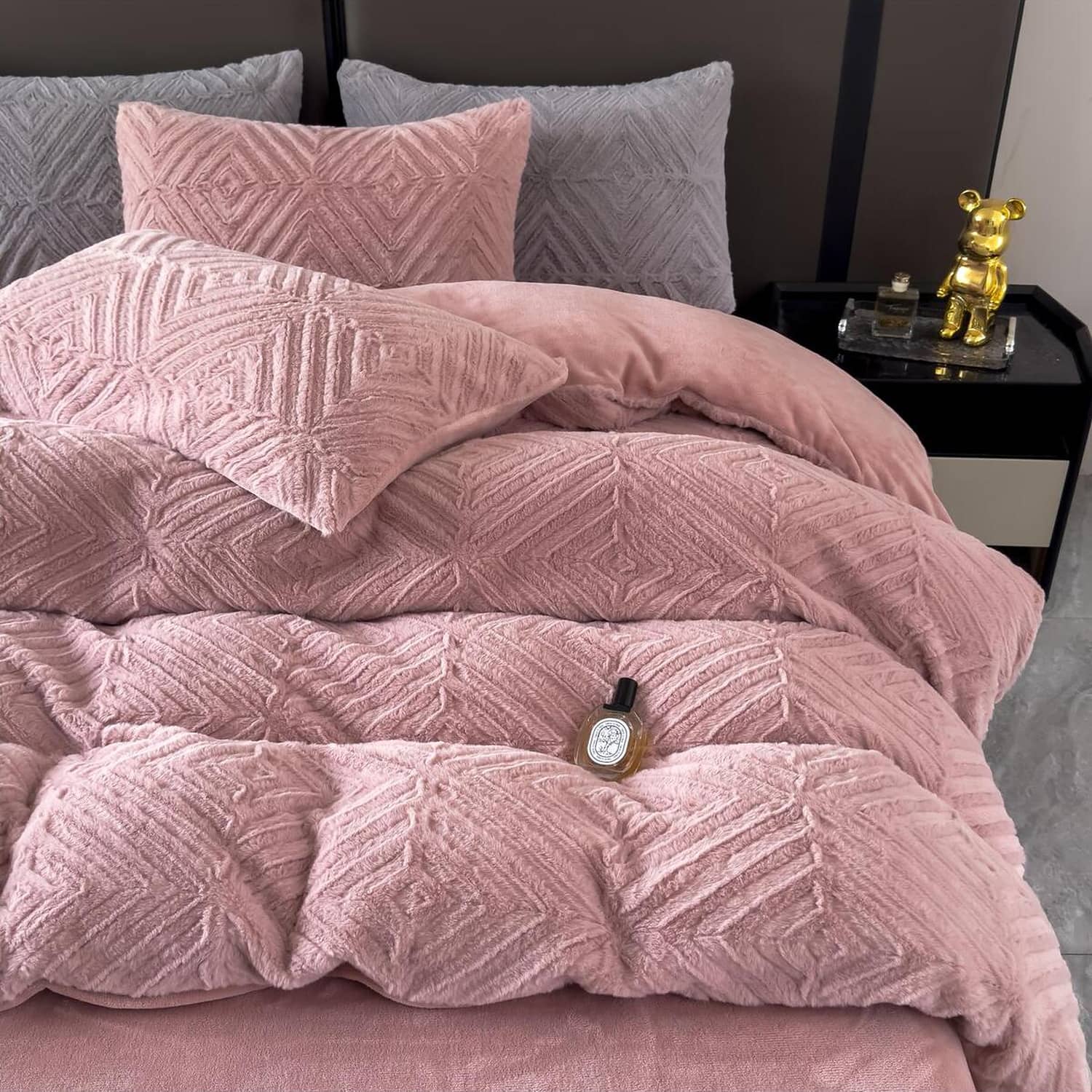 Lenjerie de pat dublu Cocolino, 4 piese, cu elastic, plușată cu fir lung, model roz cu model spic | Casa New Concept – imagine produs 2