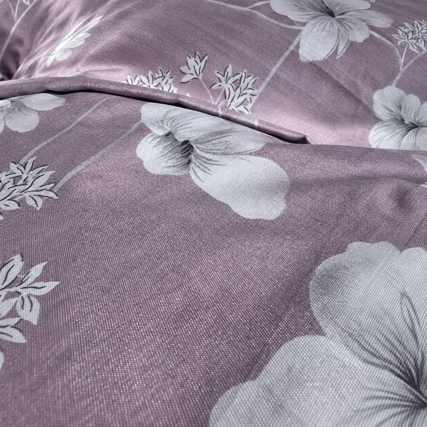 Lenjerie pat dublu, finet gros, elastic, 6 piese, model mov pudrat cu flori albe | East Comfort – imagine produs 3