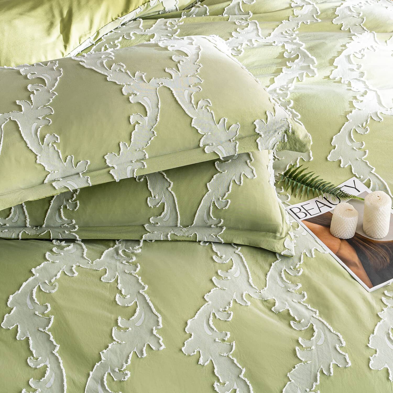 Lenjerie de pat dublu cu elastic, din 100% microfibră, 4 piese, Casa New Concept, model verde salvie cu frunze in relief – imagine produs 3