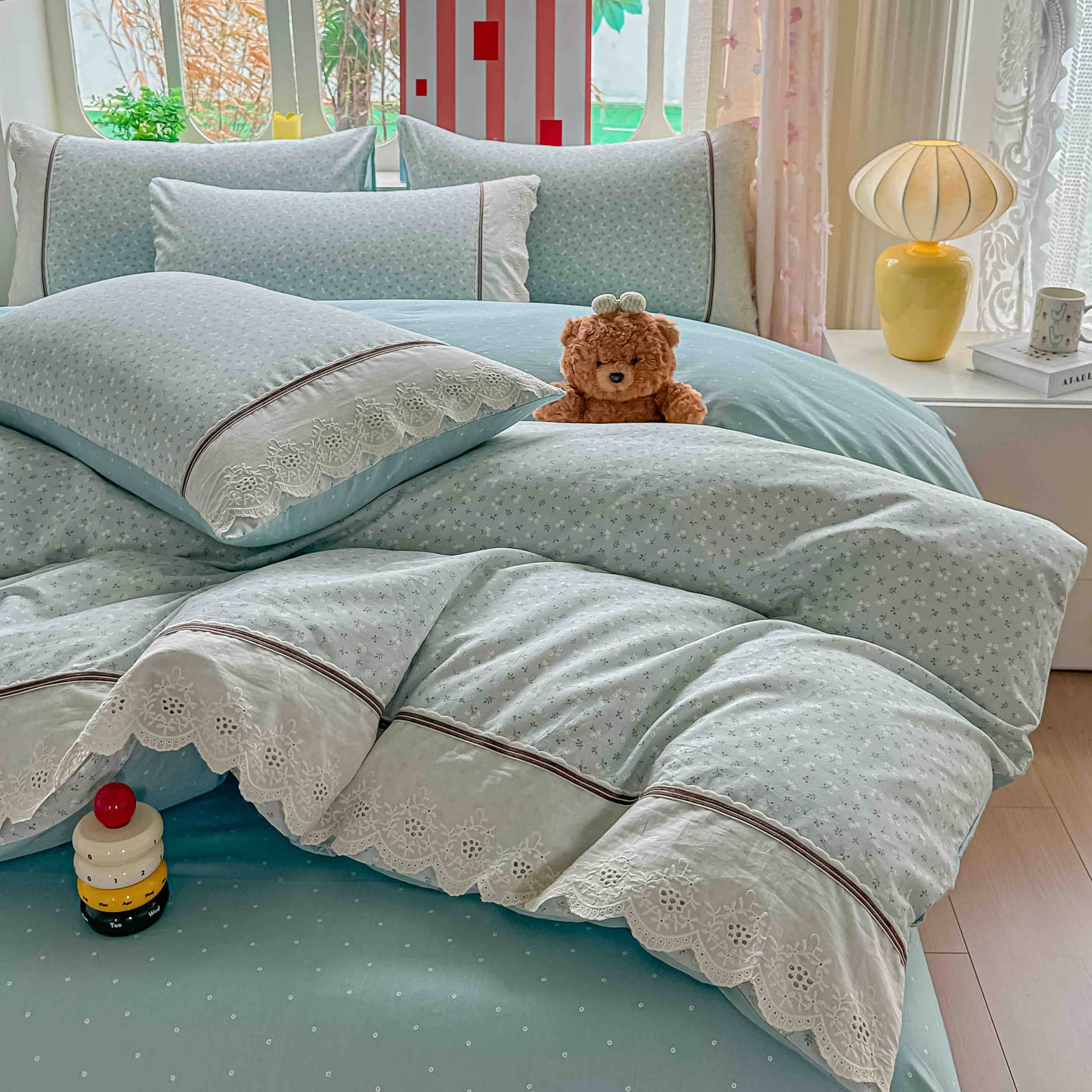 Lenjerie pat dublu, 100% bumbac, elastic, 4 piese, model bleu cu flori albe |Jojo Home – imagine produs 3