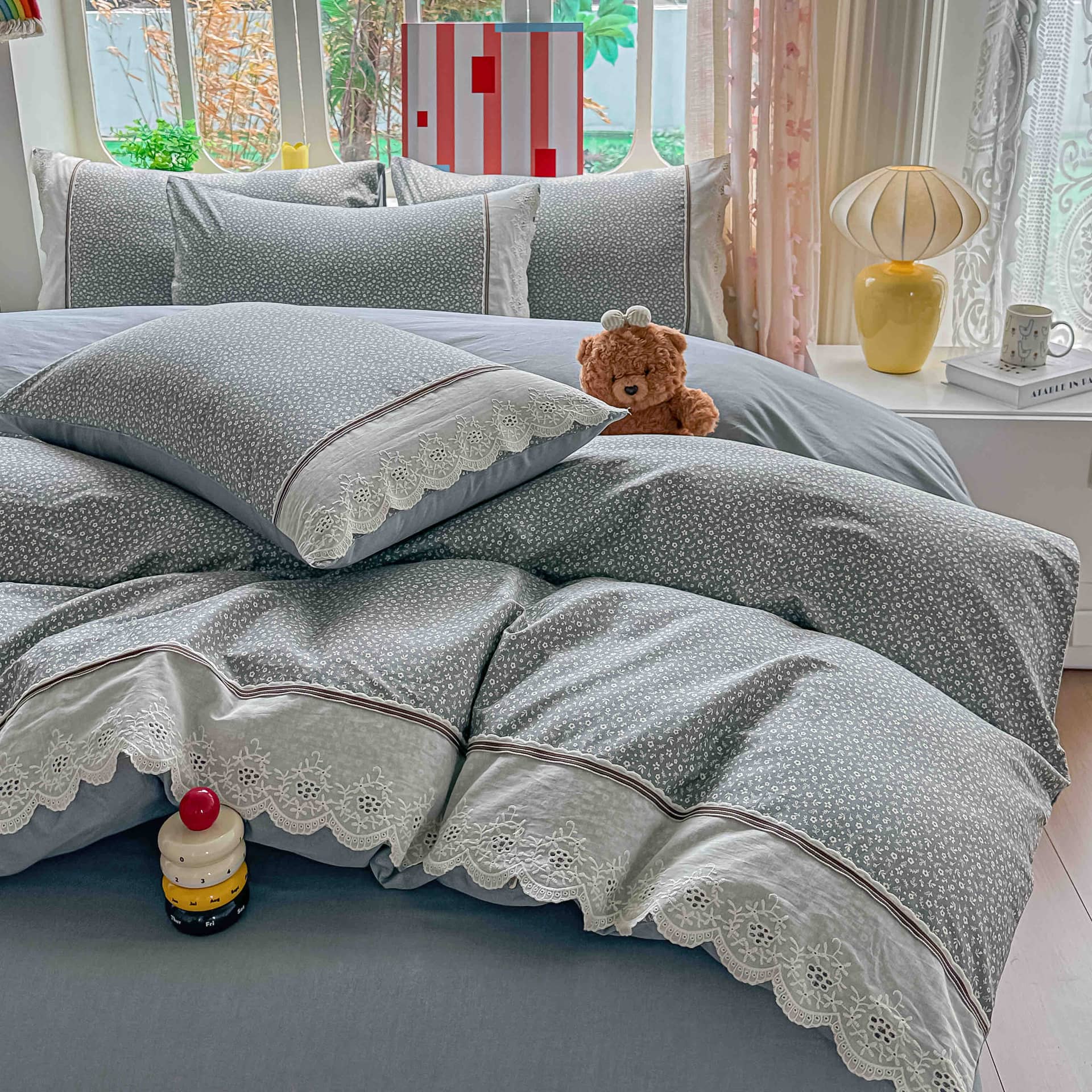 Lenjerie pat dublu, 100% bumbac, elastic, 4 piese, model gri cu picatele albe |Jojo Home – imagine produs 3