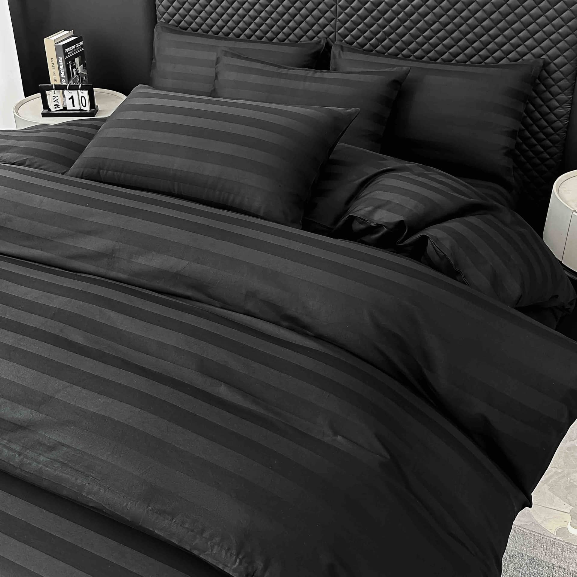 Lenjerie pat dublu, 100% bumbac, Damasc Deluxe, elastic, 6 piese, model negru cu dungi | Jojo Home – imagine produs 3