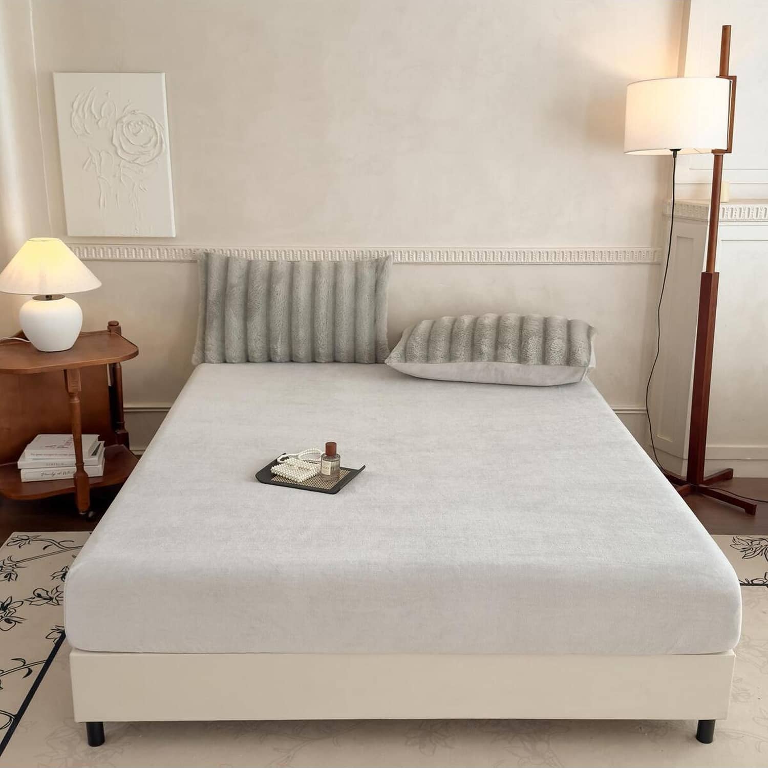 Lenjerie de pat dublu, Cocolino, 4 piese, cu elastic, plușată cu fir lung, model  gri cu dungi ondulate | Casa New Concept – imagine produs 3