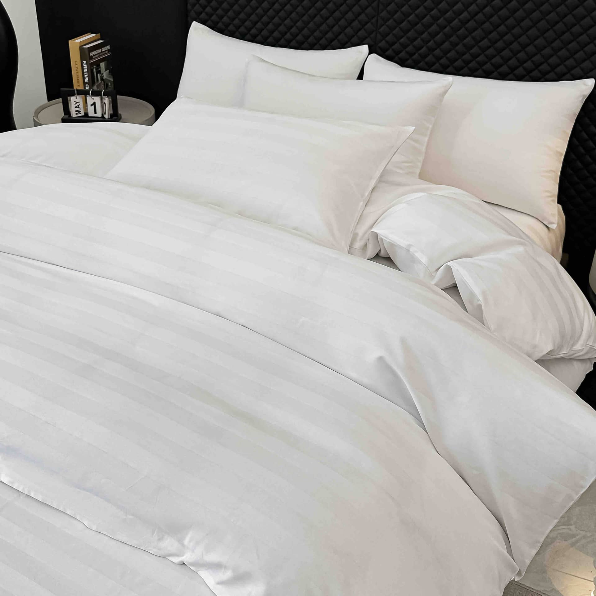 Lenjerie pat dublu, 100% bumbac, Damasc Deluxe, elastic, 6 piese, model alb cu dungi | Jojo Home – imagine produs 4