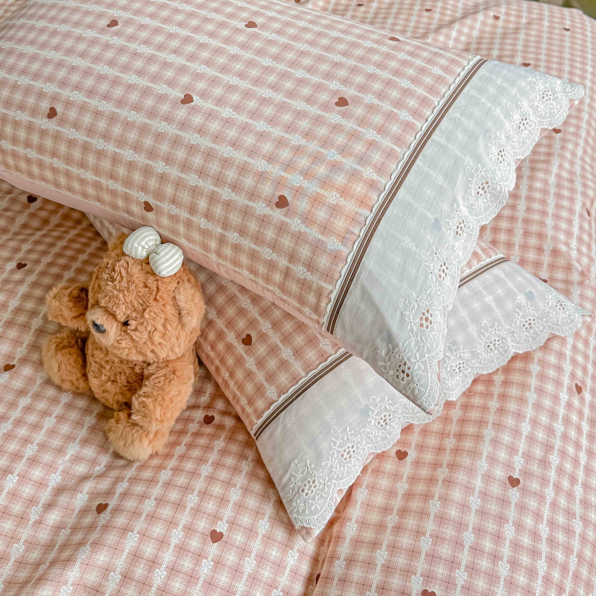 Lenjerie pat dublu, 100% bumbac, elastic, 4 piese, model roz cu carouri si inimi |Jojo Home – imagine produs 5