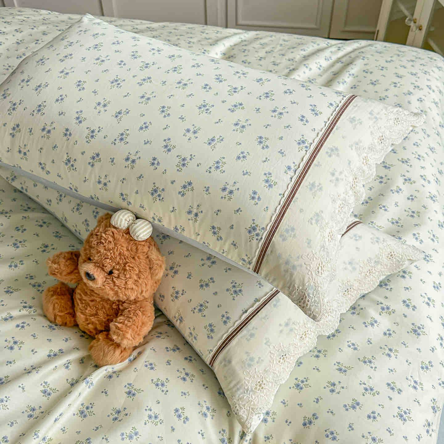 Lenjerie pat dublu, 100% bumbac, elastic, 4 piese, model crem cu flori albastre |Jojo Home – imagine produs 5