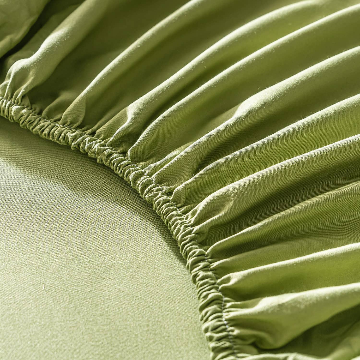 Lenjerie de pat dublu cu elastic, din 100% microfibră, 4 piese, Casa New Concept, model verde oliv cu frunze albe – imagine produs 6