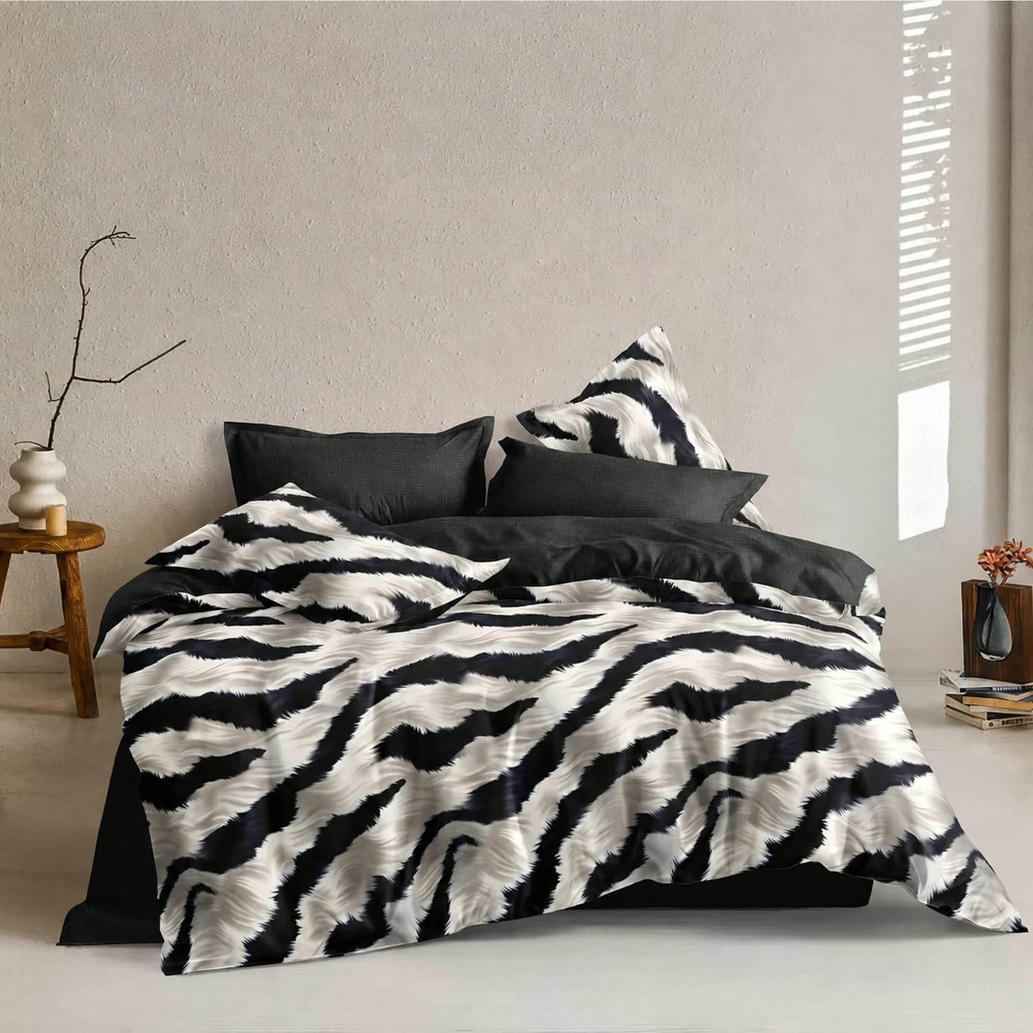 Lenjerie pat dublu, finet gros, elastic, 6 piese, model alb negru cu dungi zebra | East Comfort