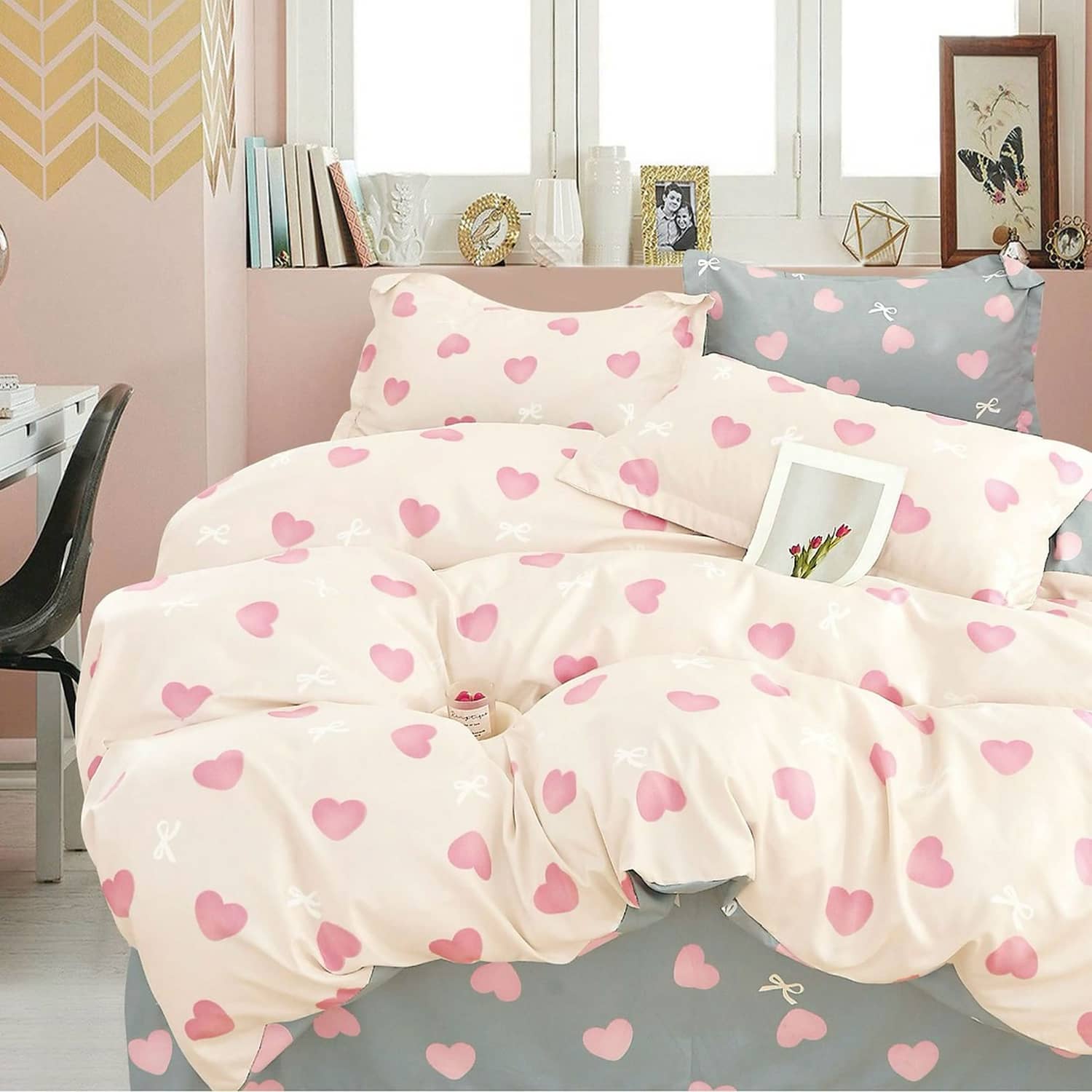 Lenjerie pat dublu, finet gros, elastic, 6 piese, model roz cu inimi albe | East Comfort