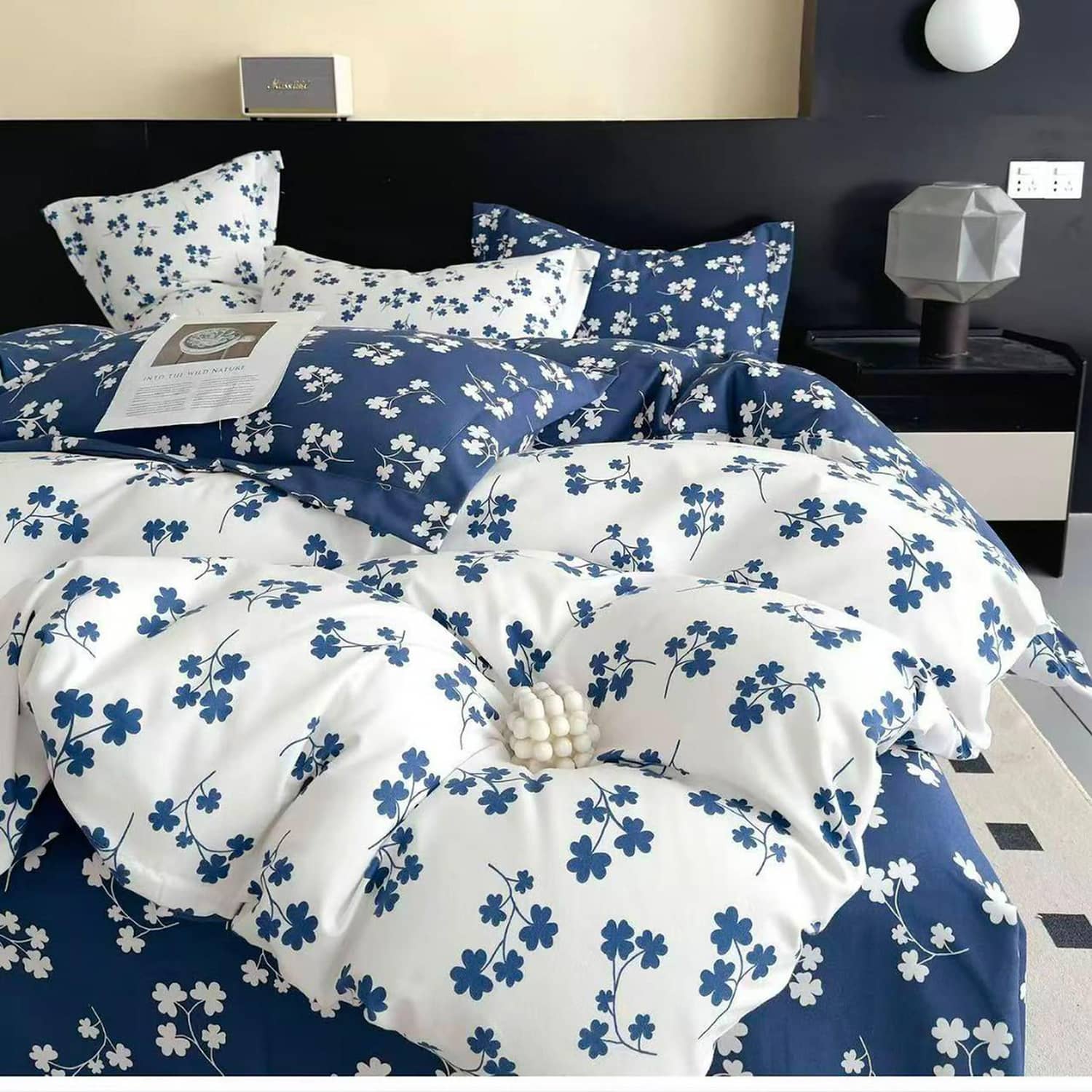 Lenjerie pat dublu, finet gros, elastic, 6 piese, model alb albastru cu flori marunte | East Comfort