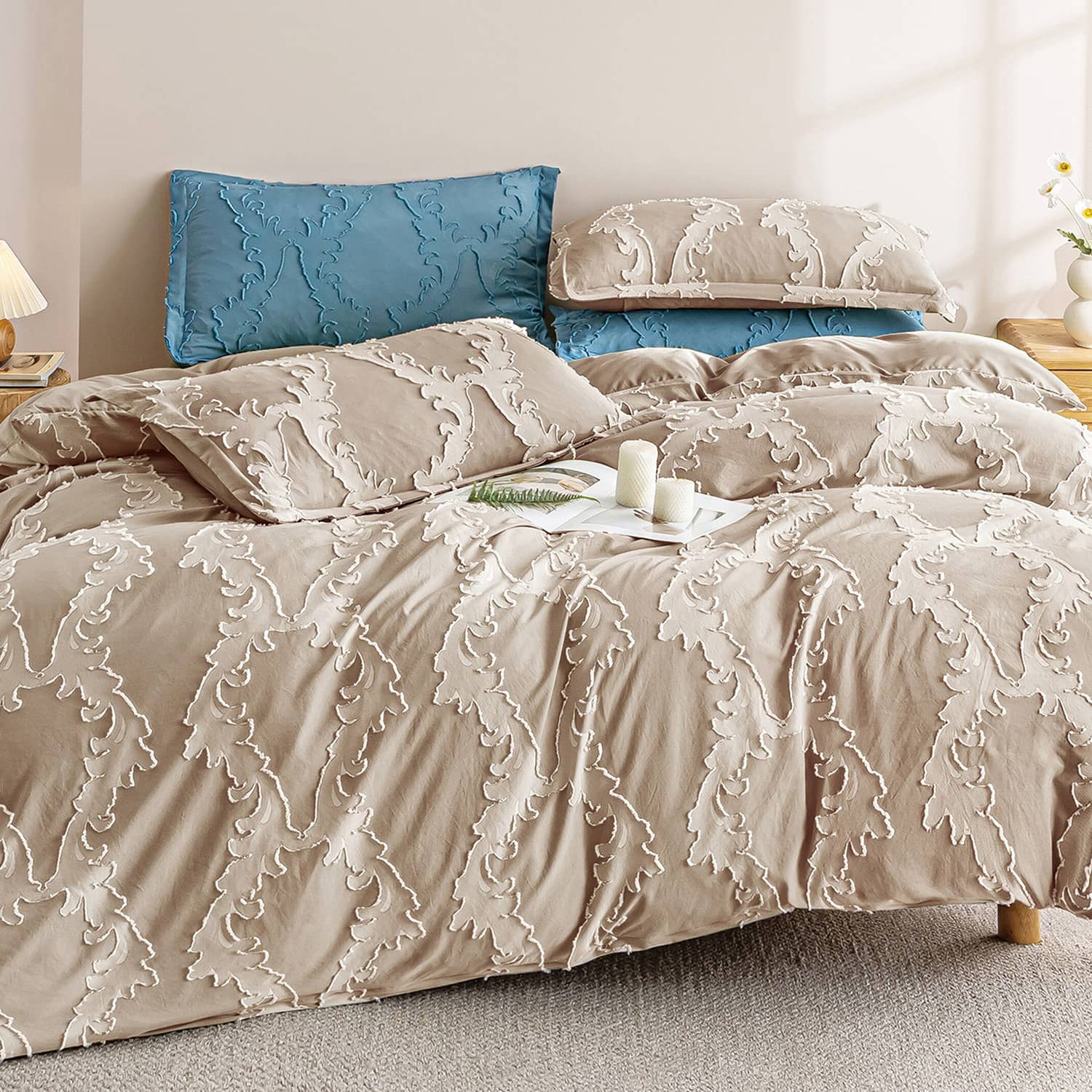 Lenjerie de pat dublu cu elastic, din 100% microfibră, 4 piese, Casa New Concept, model bej greige cu franjuri ondulate