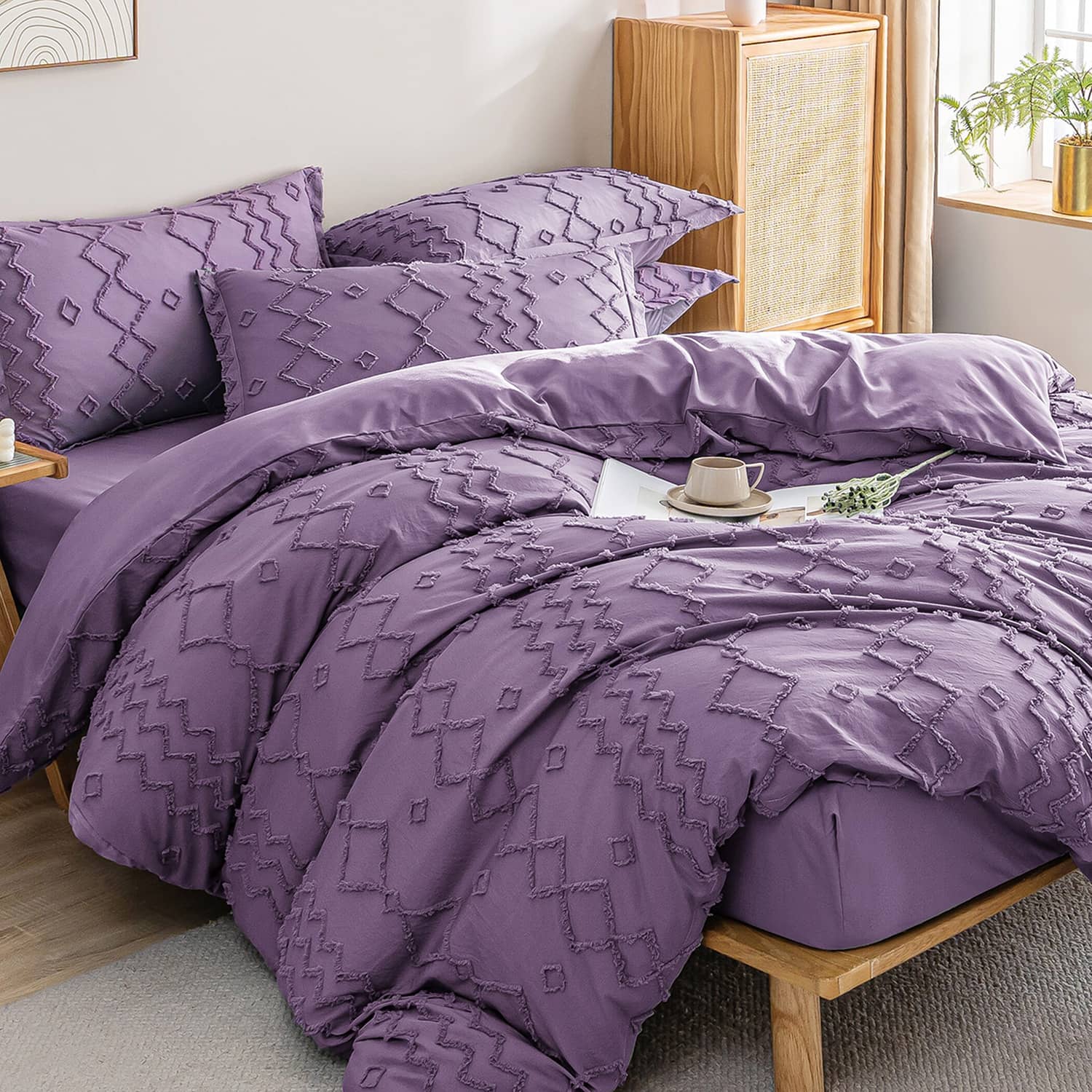 Lenjerie de pat dublu cu elastic, din 100% microfibră, 4 piese, Casa New Concept, model mov lavanda cu franjuri organici