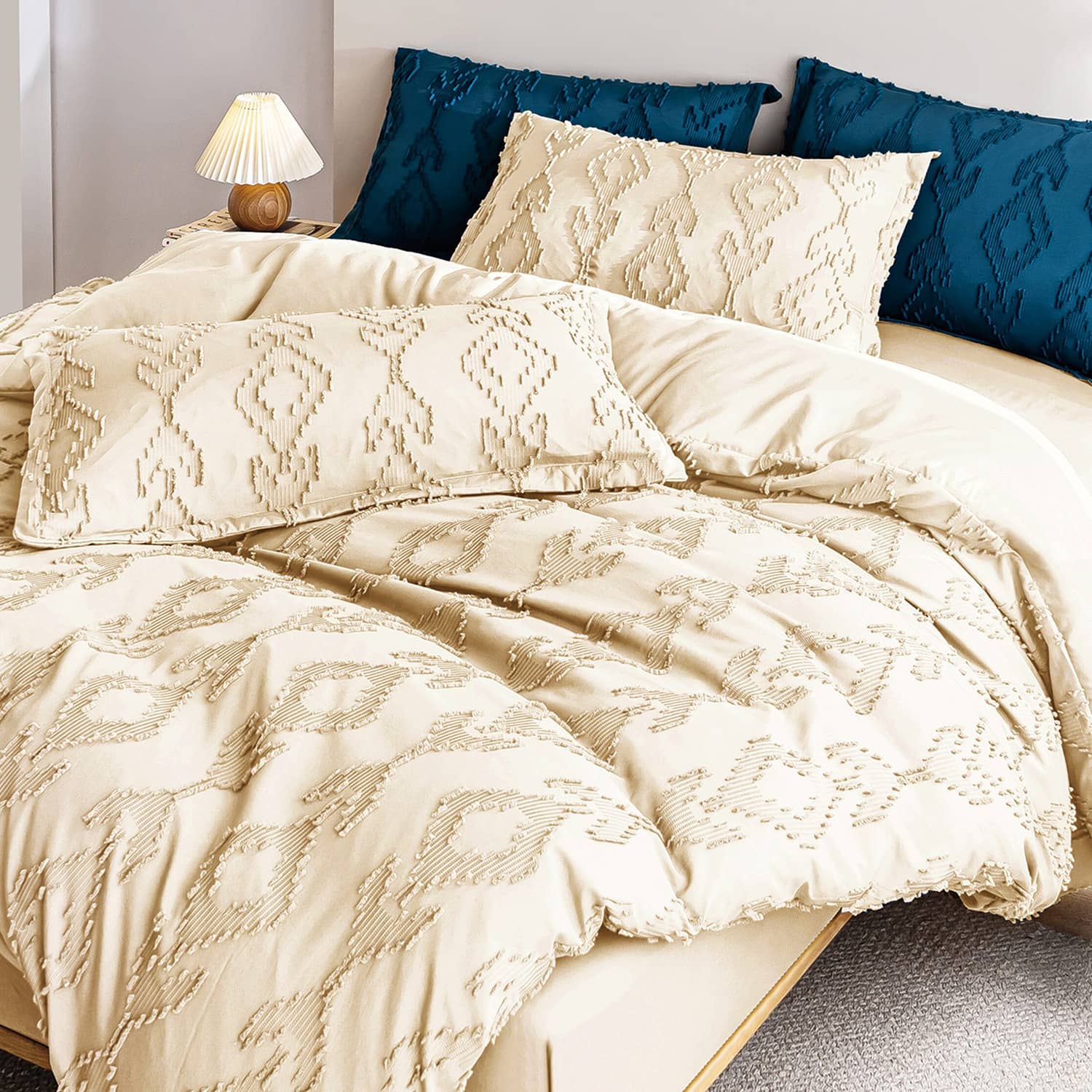 Lenjerie de pat dublu cu elastic, din 100% microfibră, 4 piese, Casa New Concept, model crem cu model geometric punctat