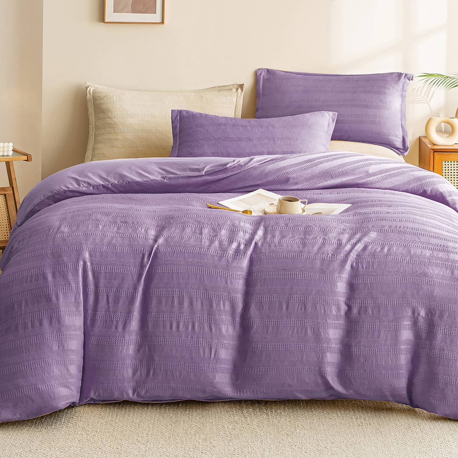 Lenjerie de pat dublu cu elastic, din 100% microfibră, 4 piese, Casa New Concept, model mov lavanda uni cu textura fina