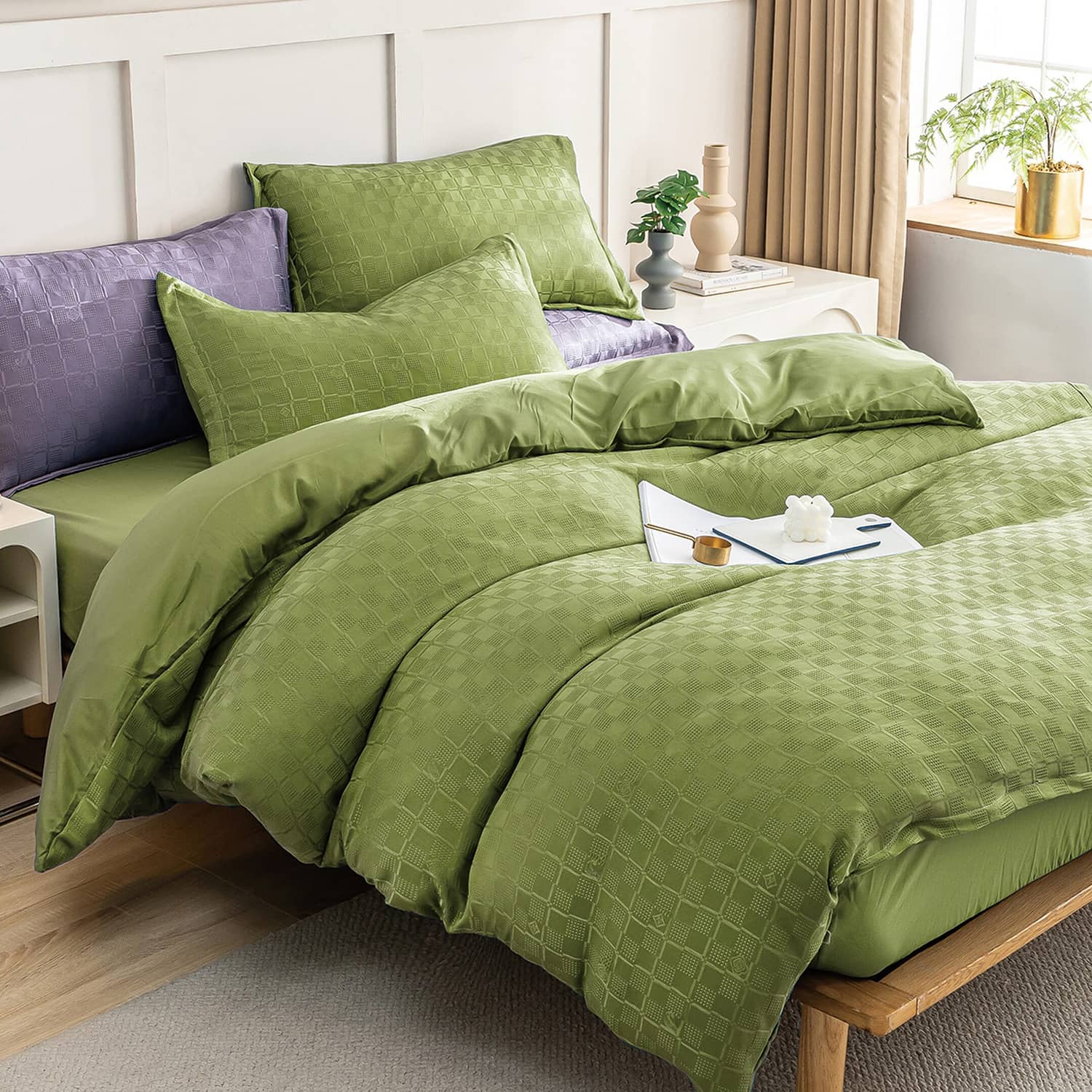 Lenjerie de pat dublu cu elastic, din 100% microfibră, 4 piese, Casa New Concept, model verde padure uni cu textura patrata