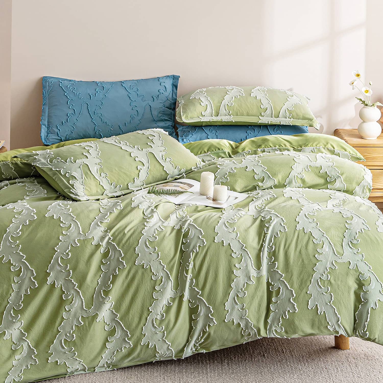 Lenjerie de pat dublu cu elastic, din 100% microfibră, 4 piese, Casa New Concept, model verde salvie cu frunze in relief
