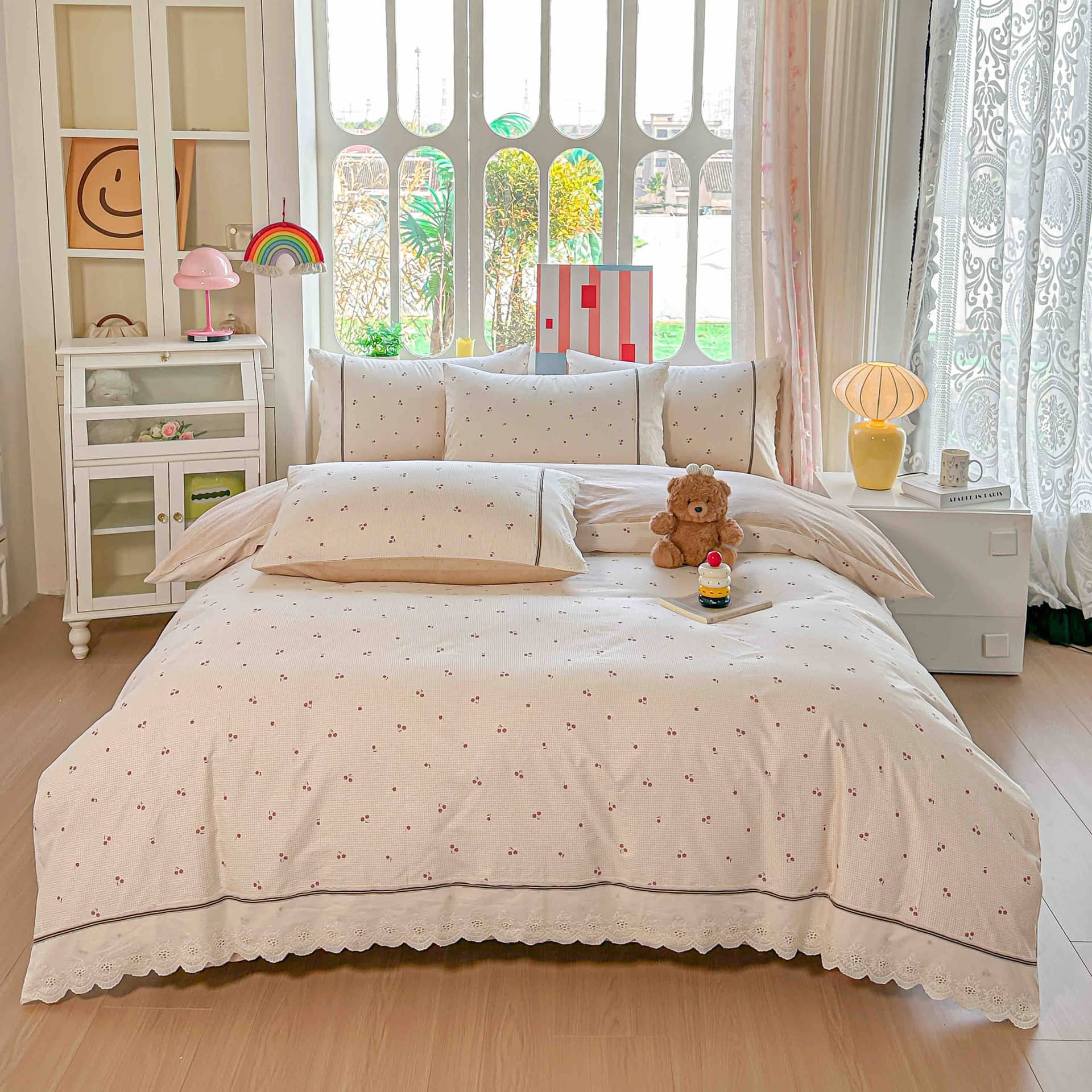 Lenjerie pat dublu, 100% bumbac, elastic, 4 piese, model crem cu flori roz |Jojo Home