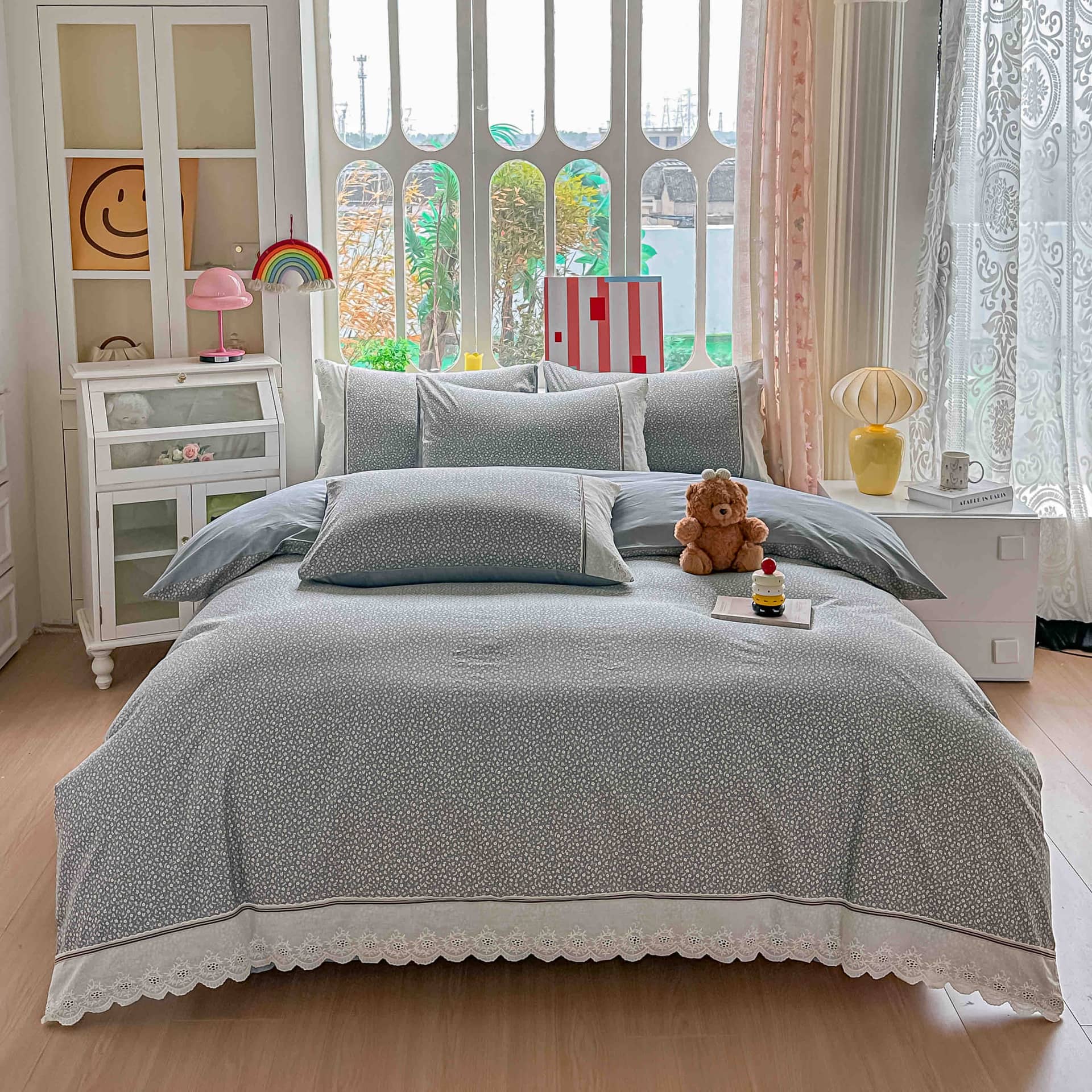Lenjerie pat dublu, 100% bumbac, elastic, 4 piese, model gri cu picatele albe |Jojo Home