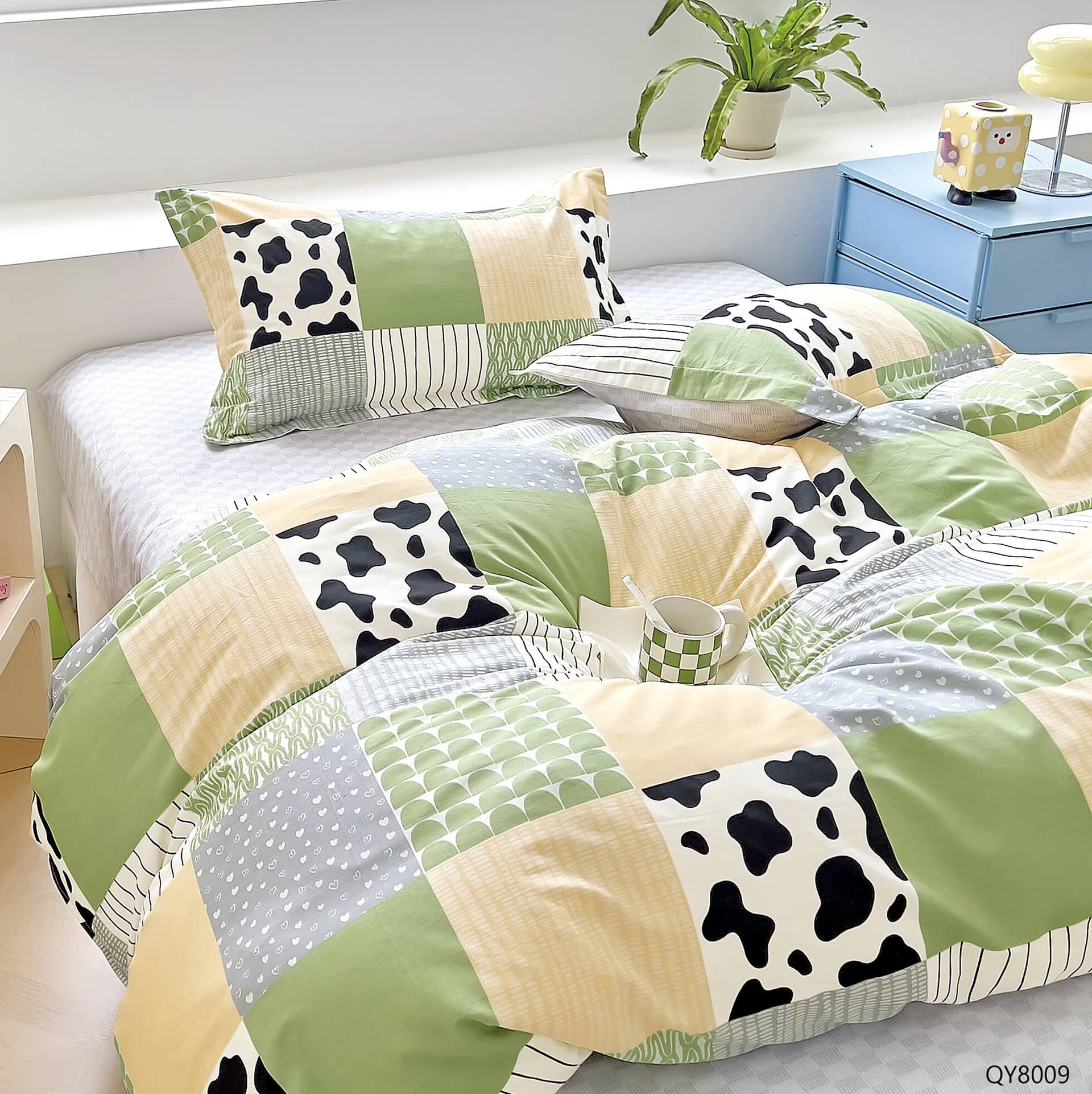 Lenjerie pat dublu, 100% bumbac percal, elastic, 4 piese, model verde cu patchwork si animale | Primavara