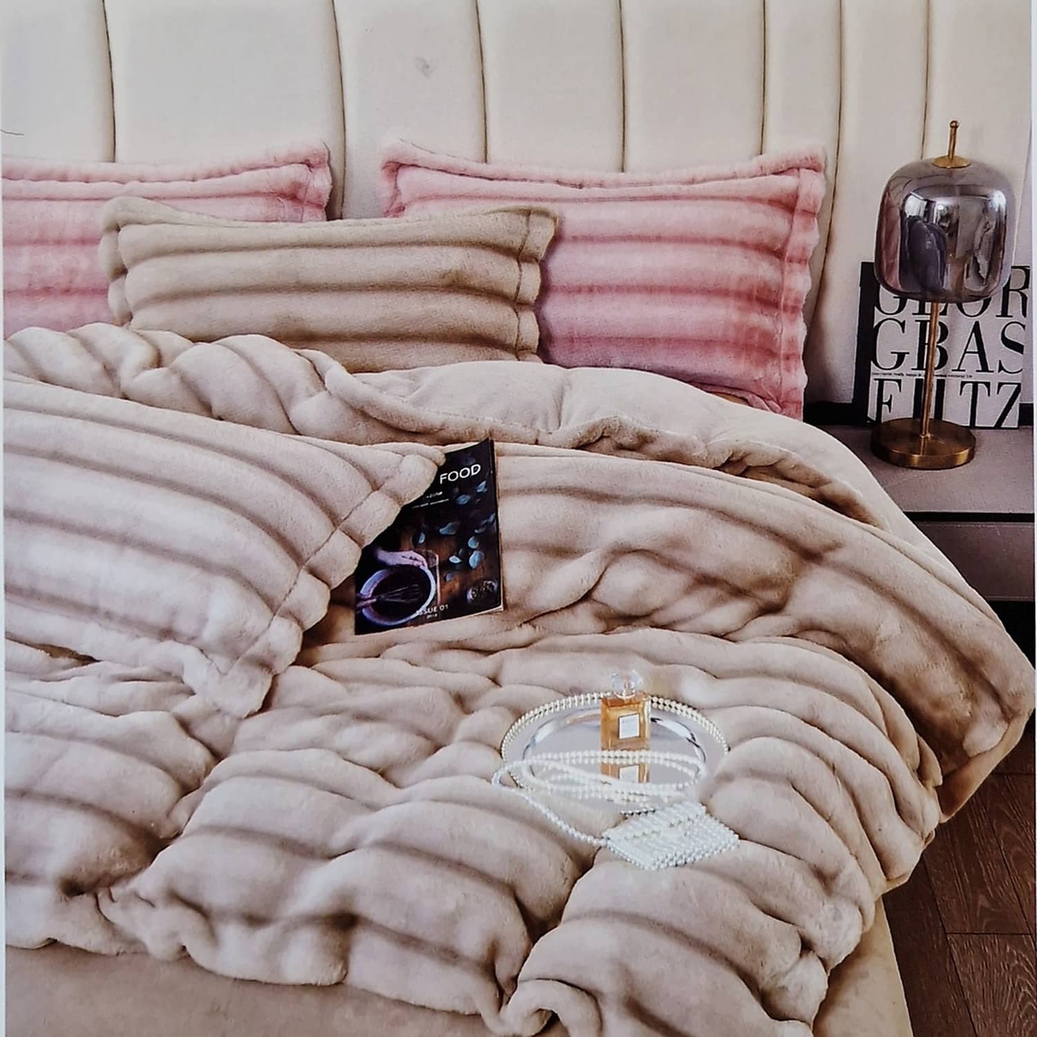 Lenjerie de pat dublu, Cocolino, 4 piese, cu elastic, plușată cu fir lung, model  bej cu dungi ondulate | Casa New Concept