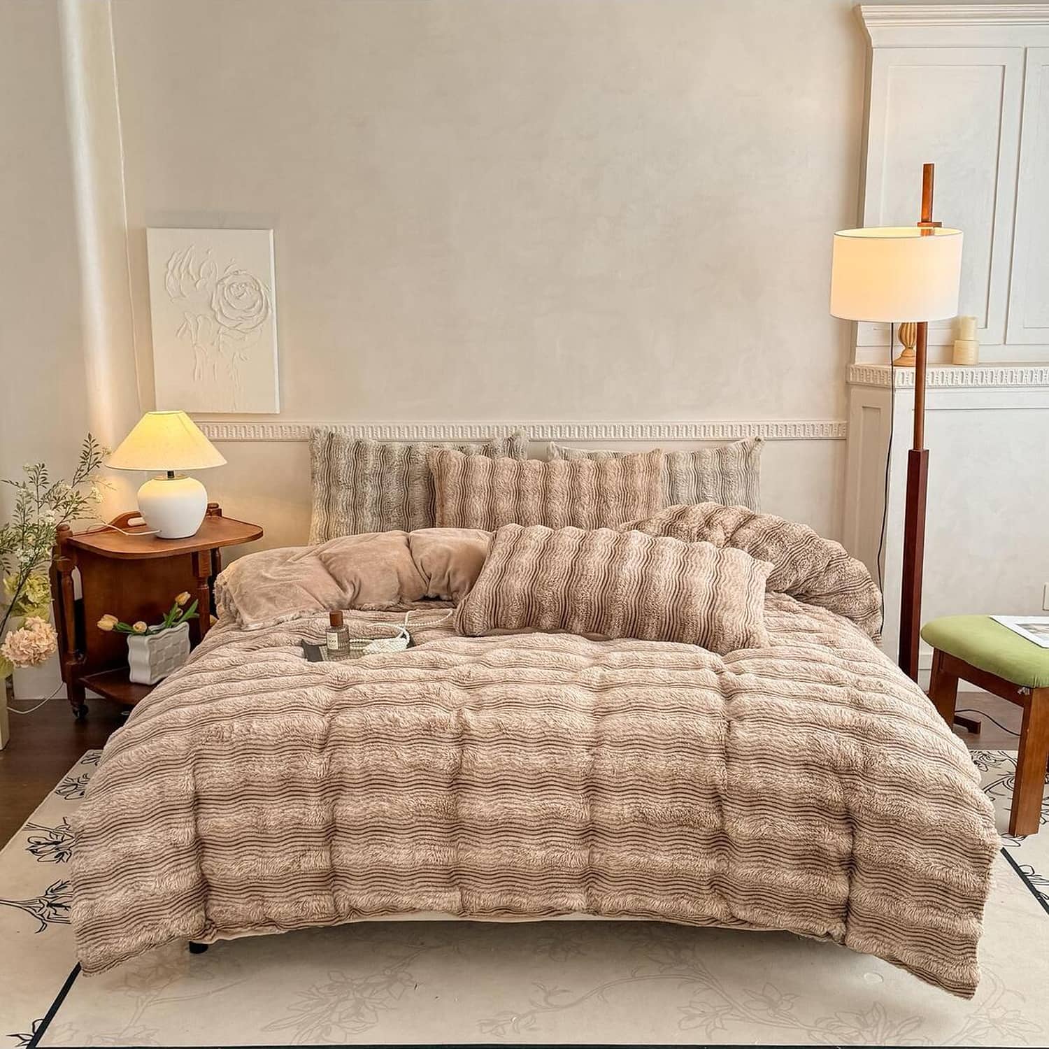 Lenjerie de pat dublu, Cocolino, 4 piese, cu elastic, plușată cu fir lung, model  maro cu dungi ondulate | Casa New Concept