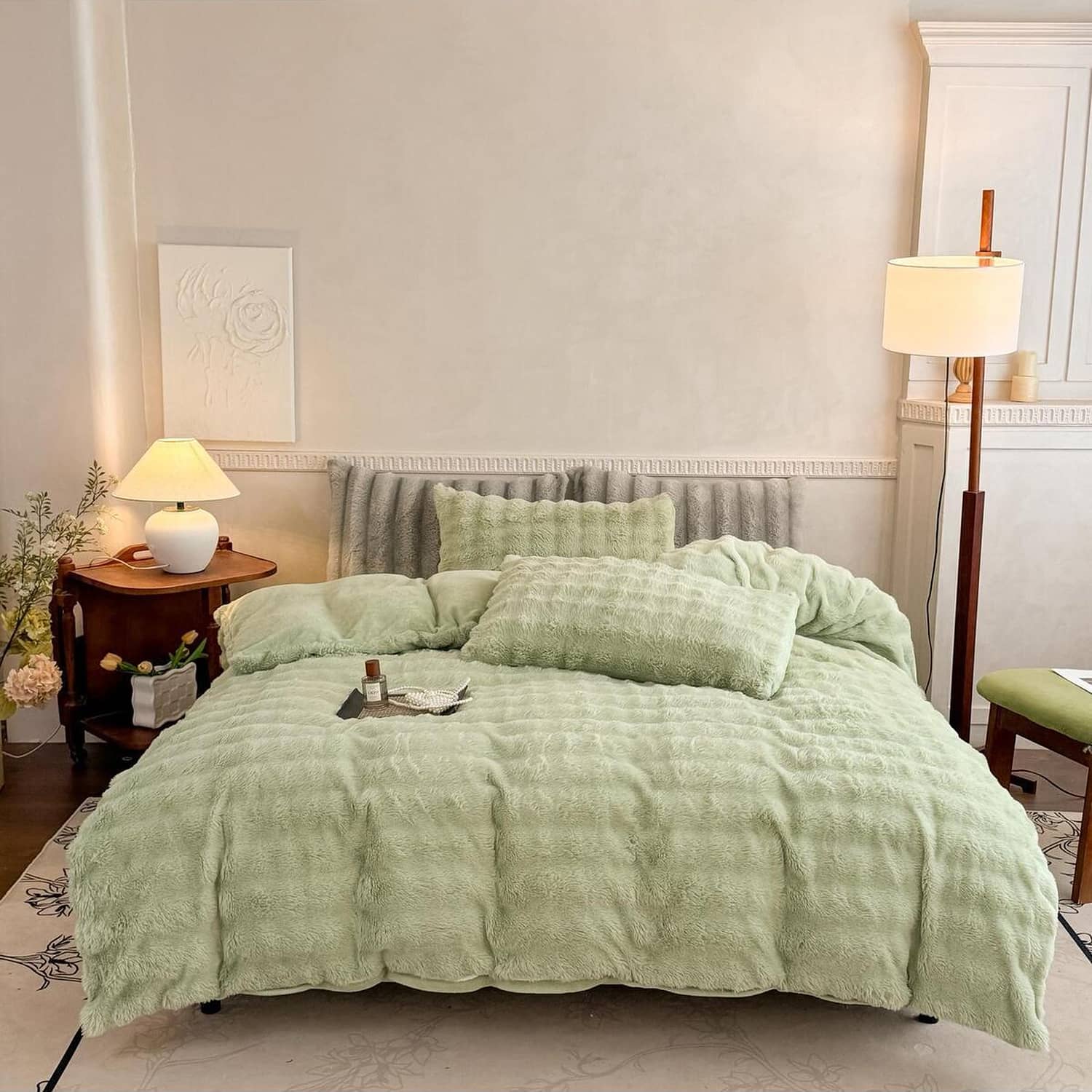 Lenjerie de pat dublu, Cocolino, 4 piese, cu elastic, plușată cu fir lung, model  verde salvie cu dungi ondulate | Casa New Concept