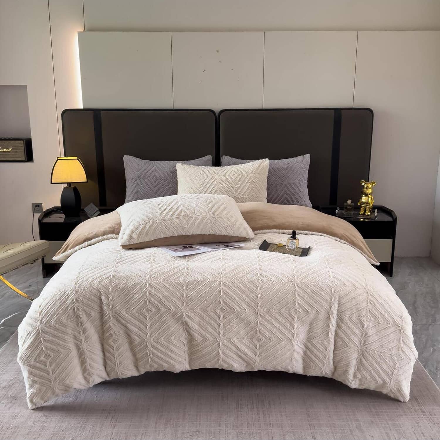Lenjerie de pat dublu Cocolino, 4 piese, cu elastic, plușată cu fir lung, model alb ivoriu cu model spic | Casa New Concept