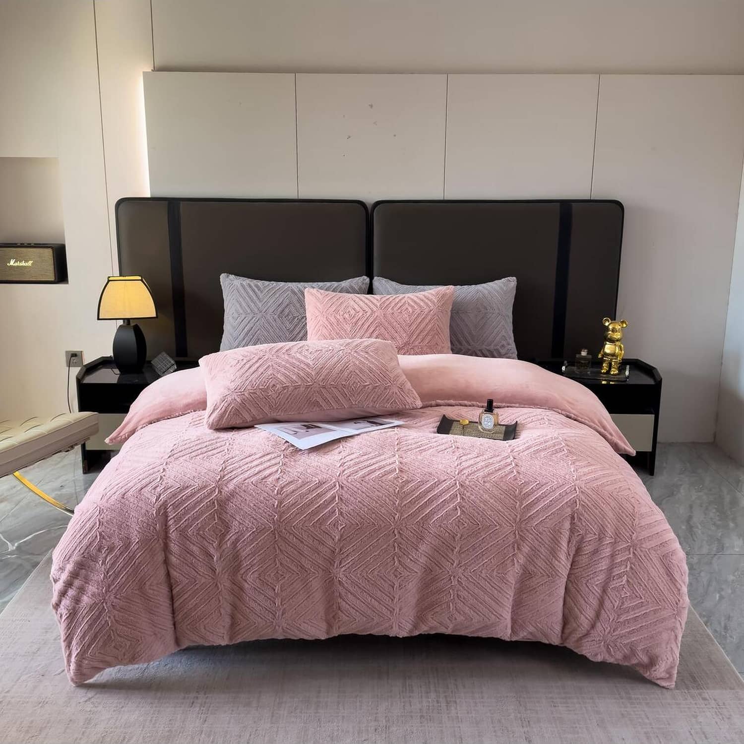 Lenjerie de pat dublu Cocolino, 4 piese, cu elastic, plușată cu fir lung, model roz cu model spic | Casa New Concept