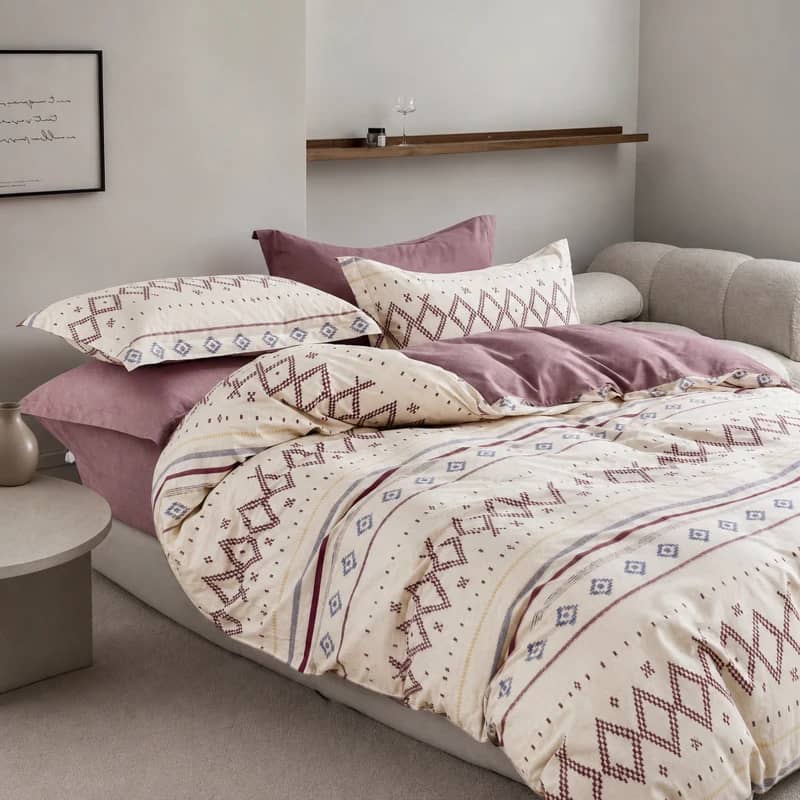 Lenjerie de pat dublu (180x200cm) din 100% bumbac natural, 6 piese, model romburi bordo