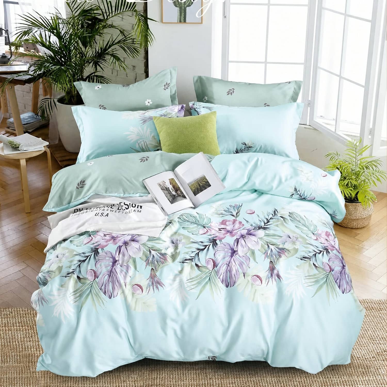 Lenjerie pat dublu, finet gros, elastic, 6 piese, model albastru deschis cu flori mov | East Comfort