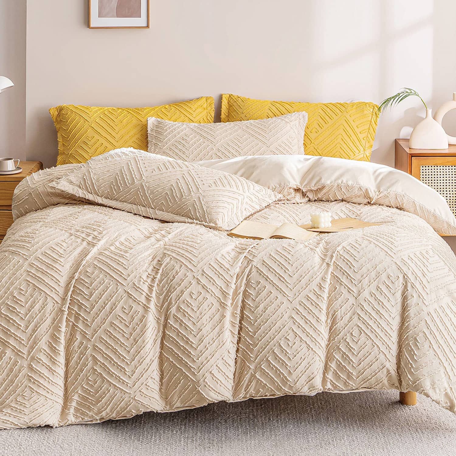 Lenjerie de pat dublu cu elastic, din 100% microfibră, 4 piese, Casa New Concept, model crem cu model chevron in relief