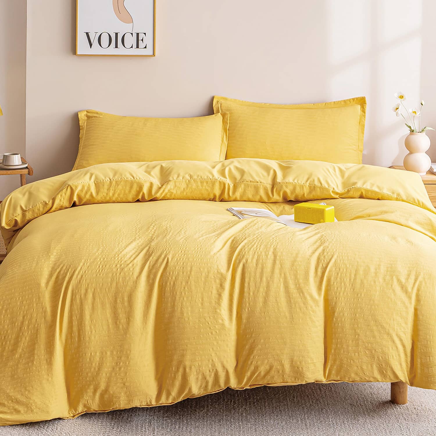 Lenjerie de pat dublu cu elastic, din 100% microfibră, 4 piese, Casa New Concept, model galben mustar cu textura discreta
