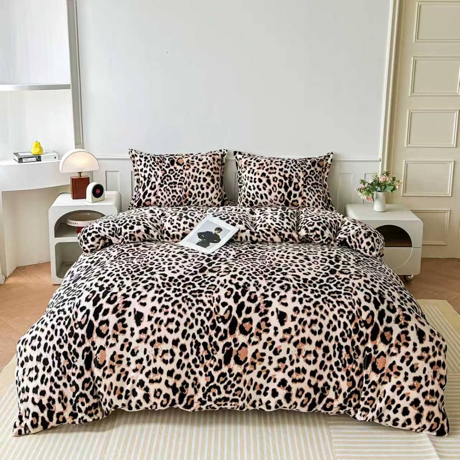 Lenjerie pat dublu, Cocolino, elastic, 4 piese, model bej cu model leopard | East Comfort