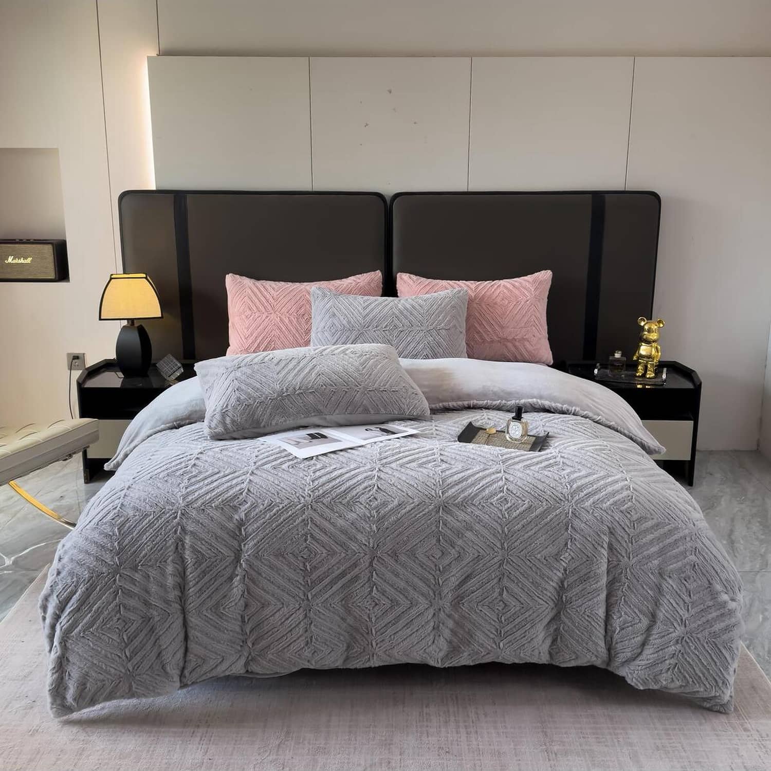 Lenjerie de pat dublu Cocolino, 4 piese, cu elastic, plușată cu fir lung, model gri deschis cu model spic | Casa New Concept