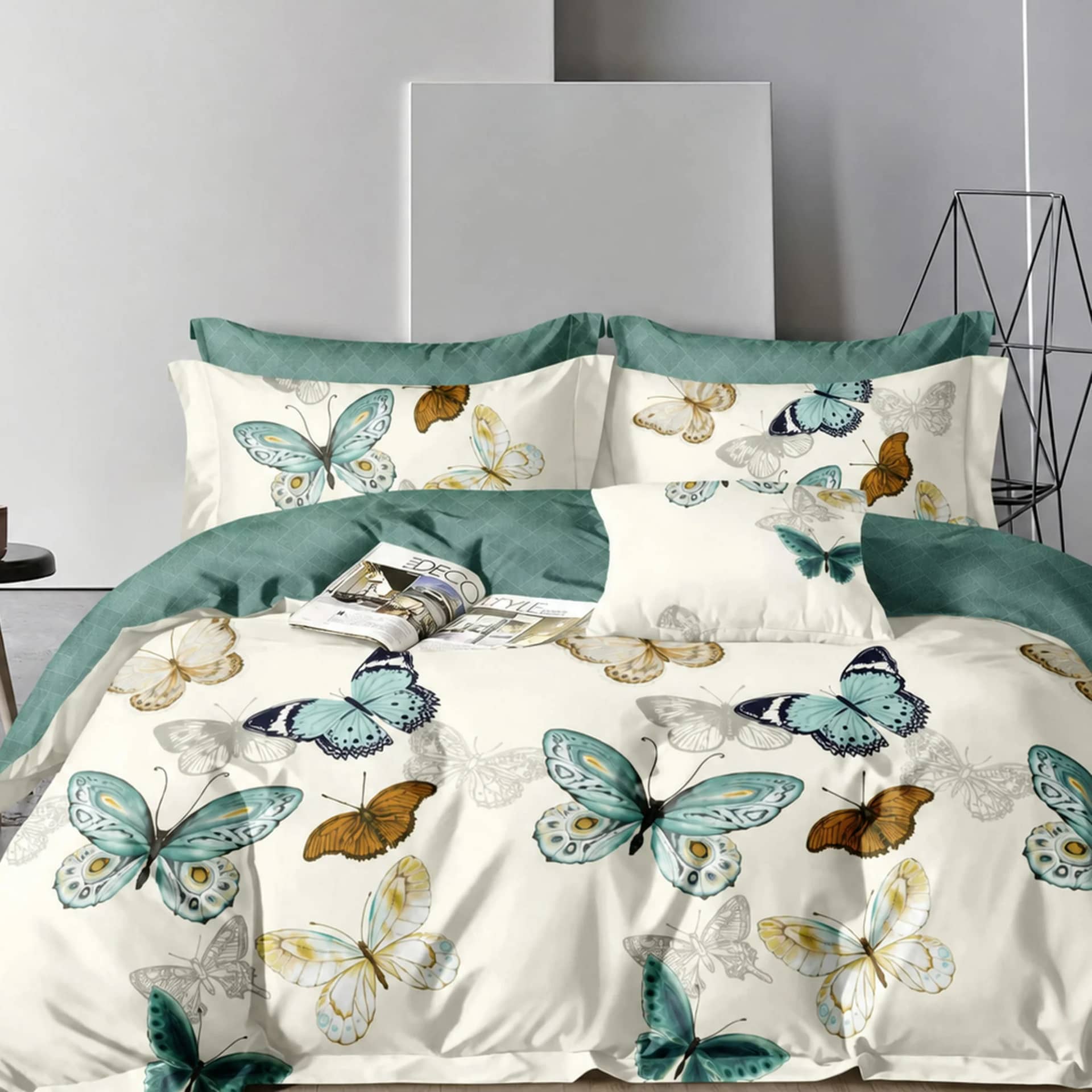 Lenjerie de pat dublu (180x200cm) cu elastic, finet gros 6 piese, model fluturi multicolori
