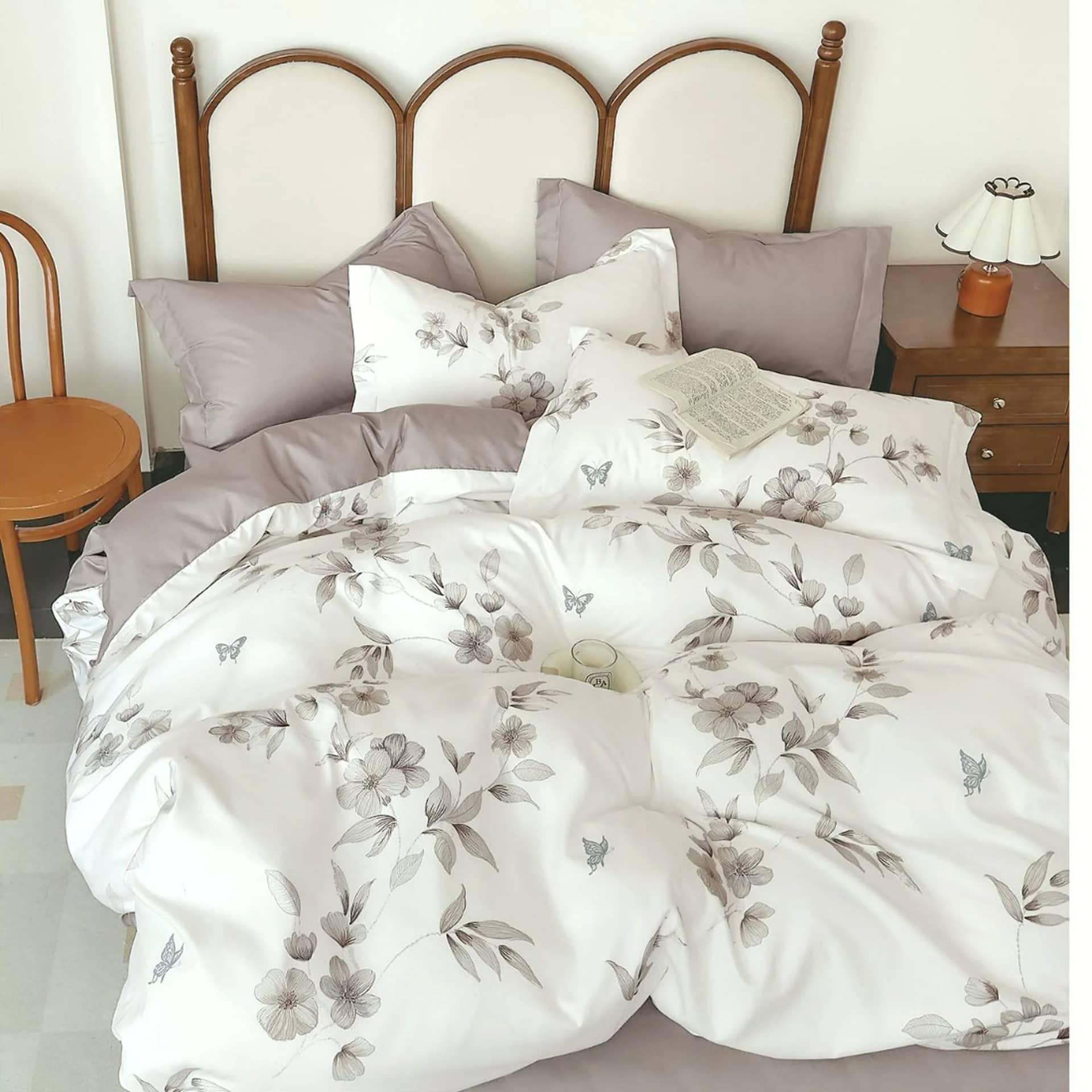 Lenjerie de pat dublu (180x200cm) cu elastic, finet gros 6 piese, model flori cu fluturi